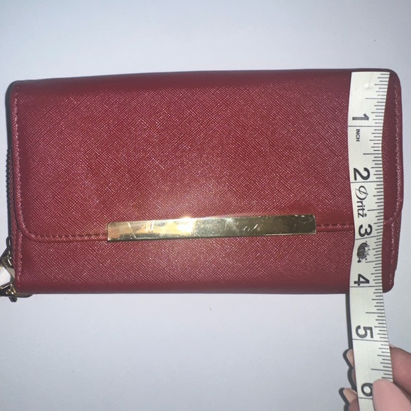 EUC-Unbranded wristlet wallet Burgundy - Picture 9 of 10